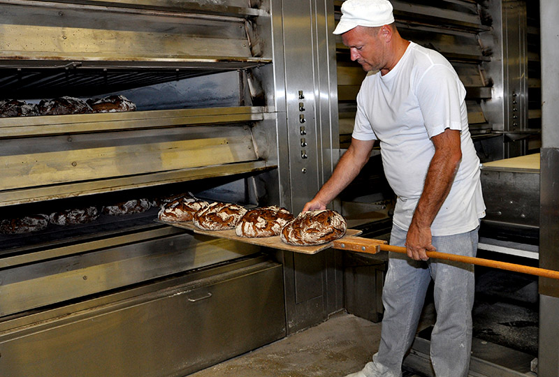 LINDNER Bauernkrustenbrot frisch aus dem Ofen