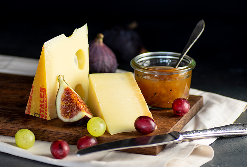 LINDNER Käsespezialitäten - Von den besten Käsereien aus über 10 Ländern Europas finden Sie insgesamt 150 verschiedenste Sorten in unserem Sortiment.