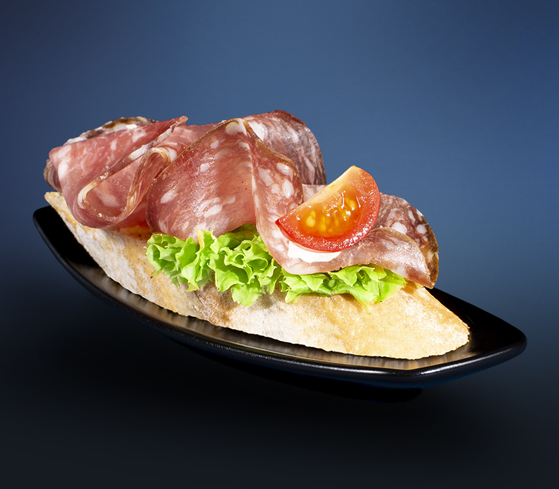 Canapé mit Parmasalami