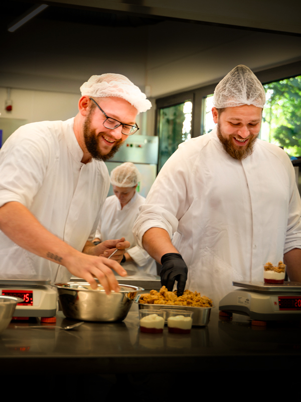 Mitarbeiter in der Küche Mitarbeiter in der Küche