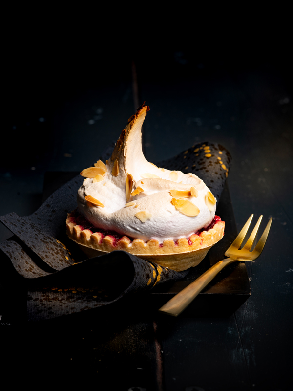 Sauerkirsch-Baiser-Tartelette